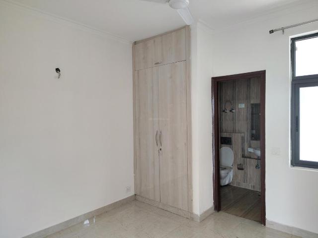 3 BHK Apartment in Phi II for rent Greater Noida. The reference number is 16857701