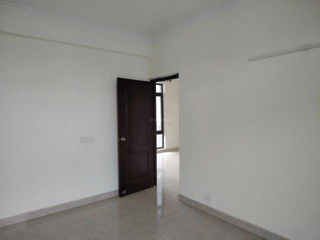 3 BHK Apartment in Phi II for rent Greater Noida. The reference number is 17663318