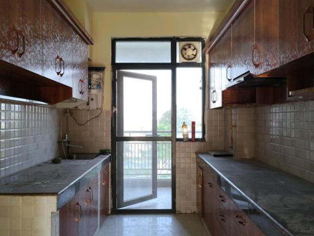 3 BHK Apartment in Phi II for rent Greater Noida. The reference number is 19662316