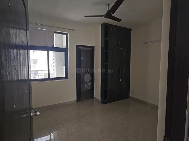 3 BHK Apartment in Phi II for rent Greater Noida. The reference number is 19082255