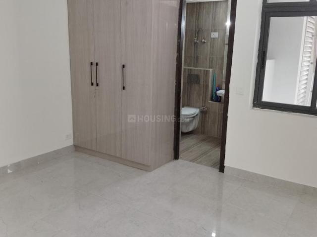 3 BHK Apartment in Phi II for rent Greater Noida. The reference number is 19358074
