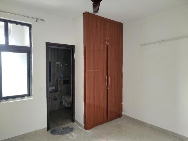 3 BHK Apartment in Phi II for rent Greater Noida. The reference number is 20067854