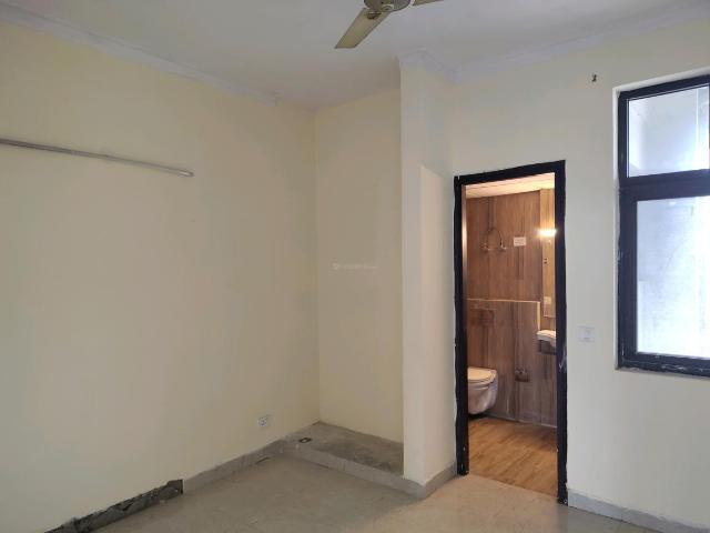 3 BHK Apartment in Phi II for resale Greater Noida. The reference number is 19662495