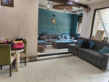 3 BHK Apartment in Pitampura for rent New Delhi. The reference number is 19694021