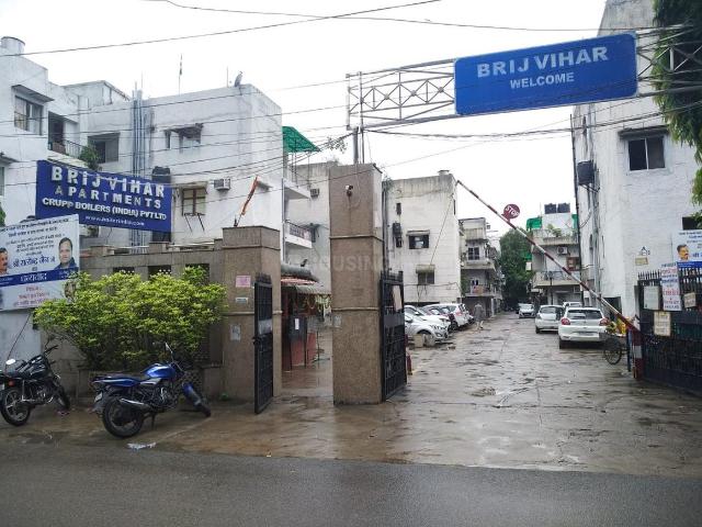 3 BHK Apartment in Pitampura for resale New Delhi. The reference number is 21305511