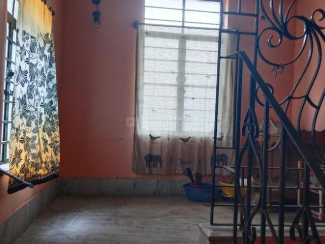 3 BHK Apartment in Picnic Garden for resale Kolkata. The reference number is 21204311