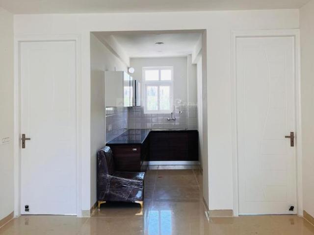 3 BHK Apartment in PR7 Airport Road for rent Zirakpur. The reference number is 19890523