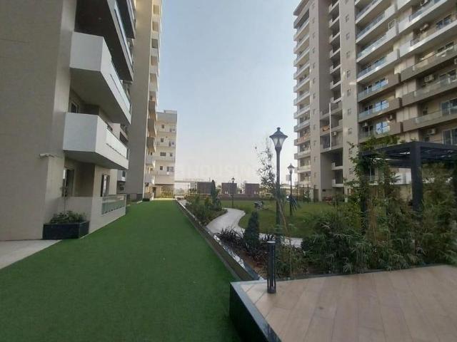 3 BHK Apartment in PR7 Airport Road for resale Zirakpur. The reference number is 19685532