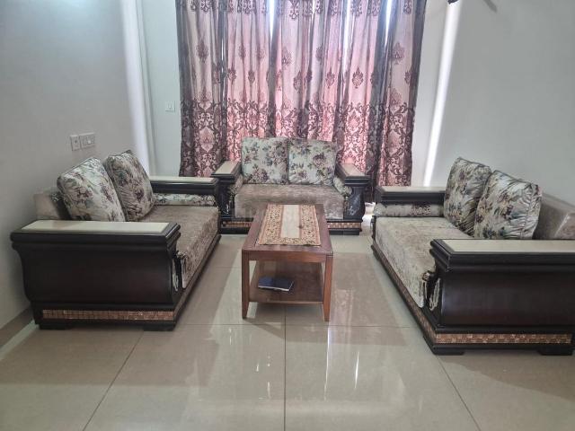 3 BHK Apartment in PR7 Airport Road for resale Zirakpur. The reference number is 20725623