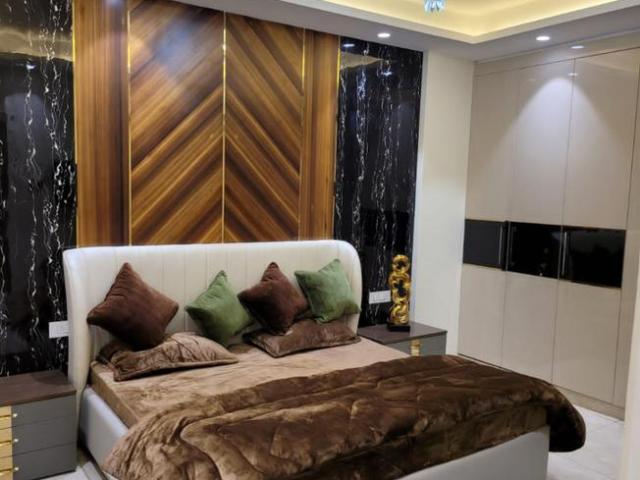 3 BHK Apartment in PR7 Airport Road for resale Zirakpur. The reference number is 21115543