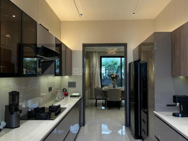 3 BHK Apartment in PR7 Airport Road for resale Zirakpur. The reference number is 21190158