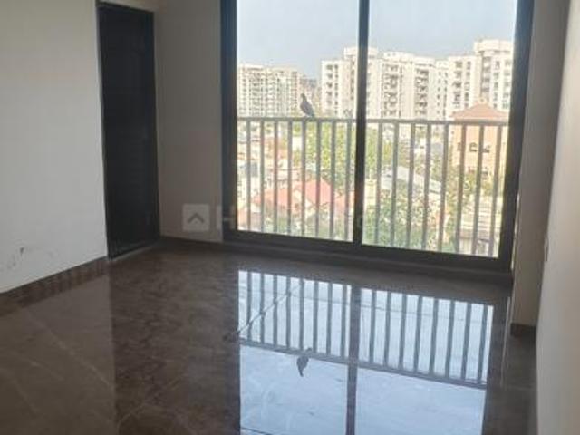 3 BHK Apartment in Prahlad Nagar for rent Ahmedabad. The reference number is 19483100