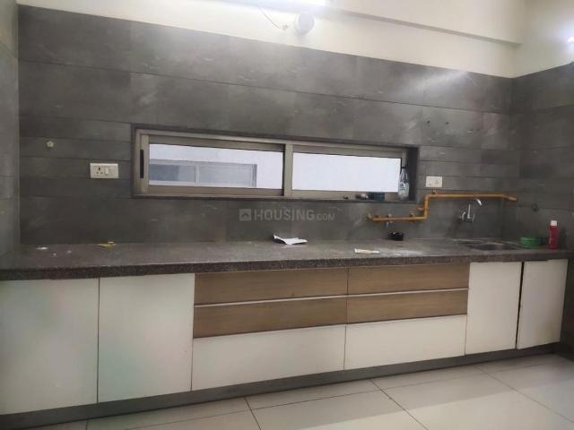 3 BHK Apartment in Prahlad Nagar for rent Ahmedabad. The reference number is 20621497