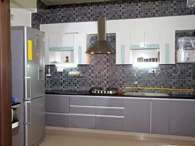 3 BHK Apartment in Prahlad Nagar for rent Ahmedabad. The reference number is 20634901