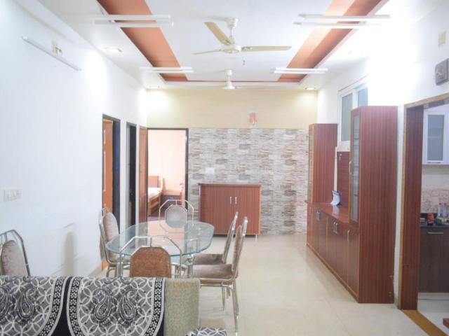 3 BHK Apartment in Prahlad Nagar for rent Ahmedabad. The reference number is 20812773