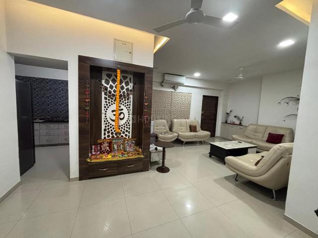 3 BHK Apartment in Prahlad Nagar for rent Ahmedabad. The reference number is 20933217