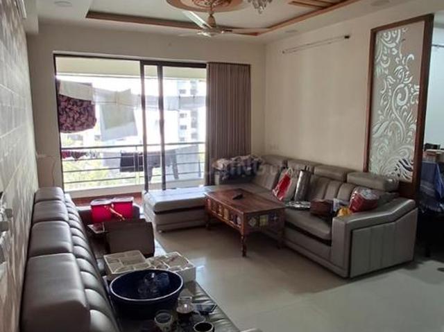3 BHK Apartment in Prahlad Nagar for rent Ahmedabad. The reference number is 21095480