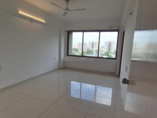 3 BHK Apartment in Prahlad Nagar for rent Ahmedabad. The reference number is 21197353