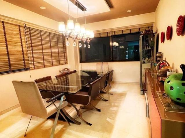 3 BHK Apartment in Prahlad Nagar for resale Ahmedabad. The reference number is 20580874