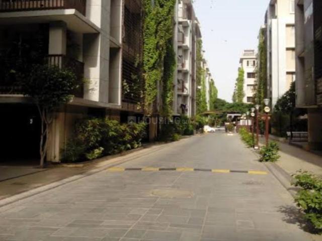 3 BHK Apartment in Prahlad Nagar for resale Ahmedabad. The reference number is 21106828