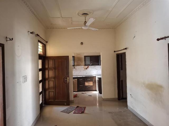3 BHK Apartment in Preet Colony for rent Zirakpur. The reference number is 20524061