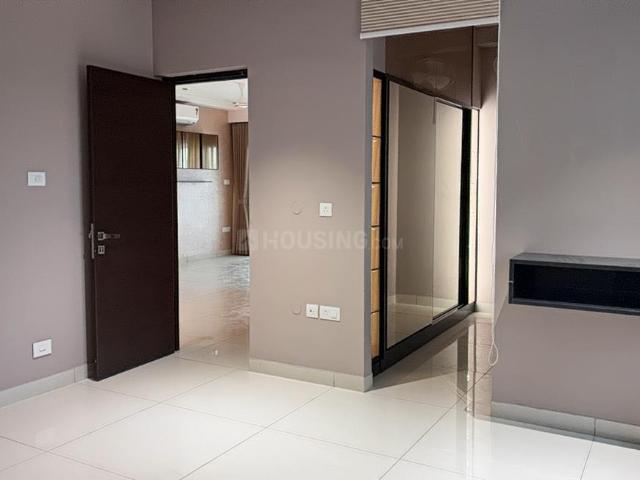 3 BHK Apartment in Puppalaguda for rent Hyderabad. The reference number is 20761471