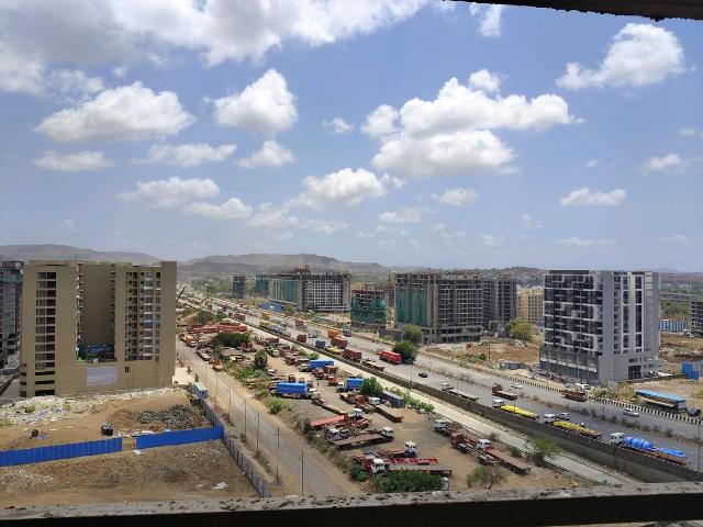 3 BHK Apartment in Pushpak Nagar for resale Navi Mumbai. The reference number is 20501275