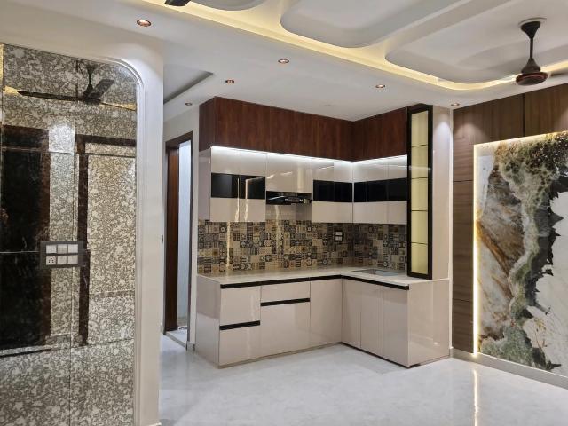 3 BHK Apartment in Dwarka Mor for resale New Delhi. The reference number is 20902260