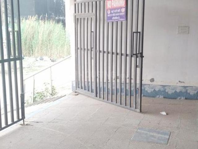3 BHK Apartment in Raispur Village for resale Ghaziabad. The reference number is 20035867