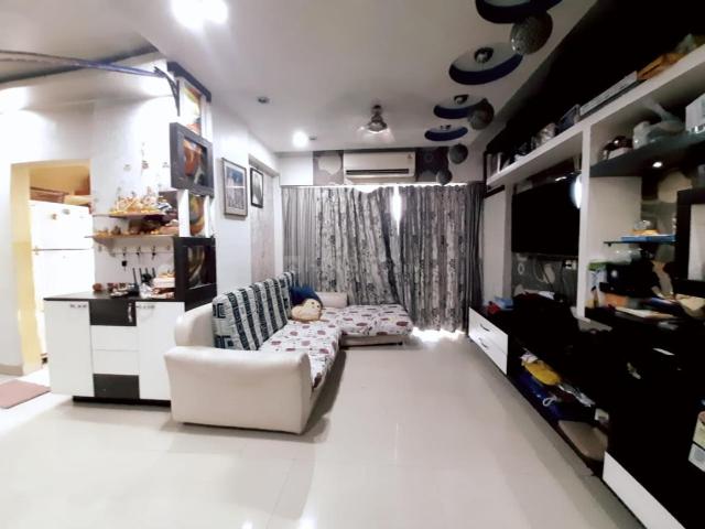3 BHK Apartment in Raja Bazar for resale Kolkata. The reference number is 21205585