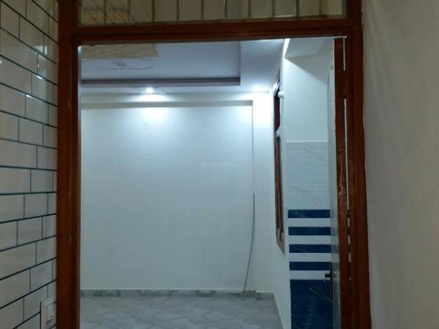 3 BHK Apartment in Rajendra Nagar for resale Ghaziabad. The reference number is 10597738
