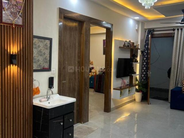 3 BHK Apartment in Rajendra Nagar for resale Ghaziabad. The reference number is 19665571