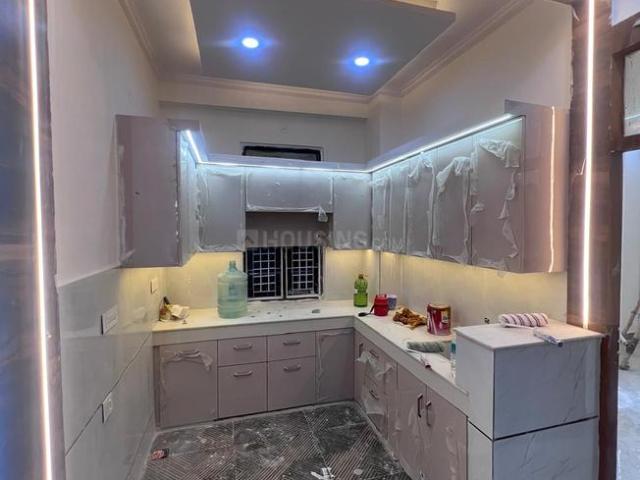 3 BHK Apartment in Rajendra Nagar for resale Ghaziabad. The reference number is 20498435