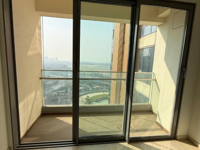 3 BHK Apartment in Worli for rent Mumbai. The reference number is 21012399