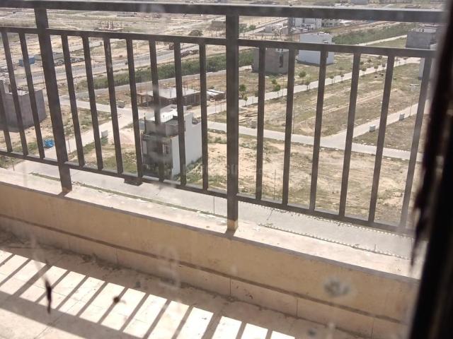 3 BHK Apartment in Wave City for rent Ghaziabad. The reference number is 19959708