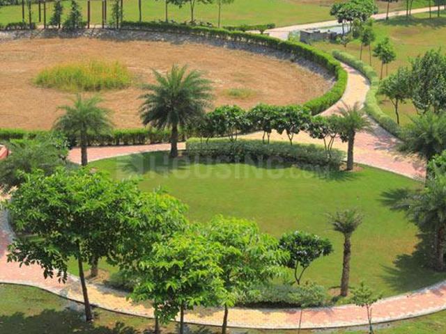3 BHK Apartment in Wave City for rent Ghaziabad. The reference number is 20271095