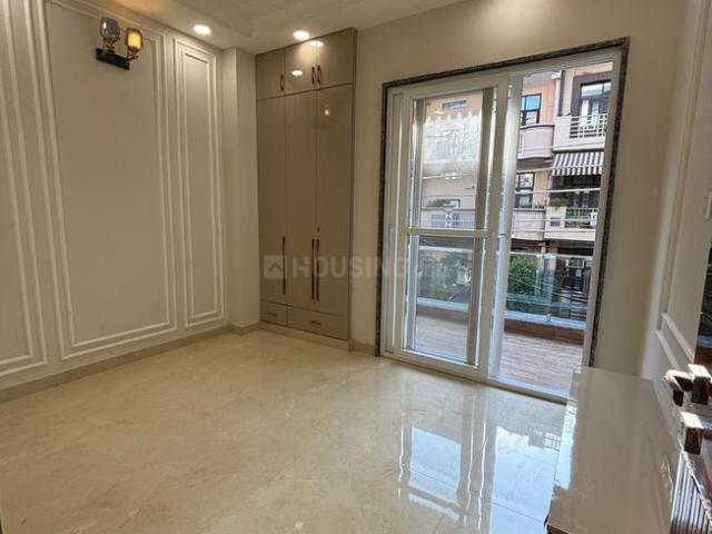 3 BHK Apartment in Wave City for resale Ghaziabad. The reference number is 18294961