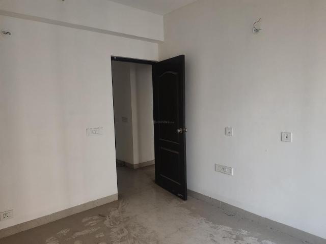 3 BHK Apartment in Wave City for resale Ghaziabad. The reference number is 21121370