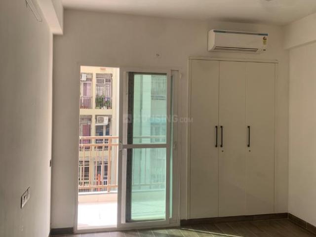 3 BHK Apartment in Wave City for resale Ghaziabad. The reference number is 21310452