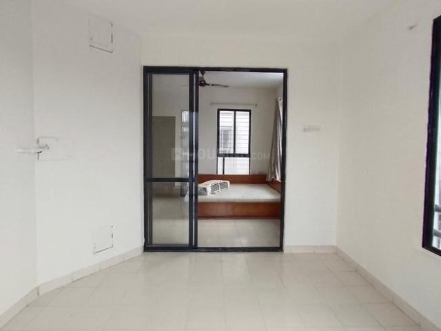 3 BHK Apartment in Wanowrie for rent Pune. The reference number is 21140106