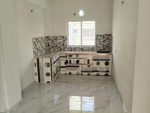 3 BHK Apartment in Taltala for resale Kolkata. The reference number is 21153244
