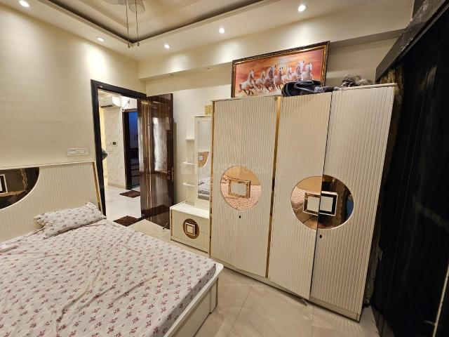 3 BHK Apartment in Tangra for rent Kolkata. The reference number is 19578061