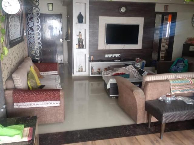3 BHK Apartment in Tangra for rent Kolkata. The reference number is 19641047