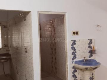 3 BHK Apartment in Tangra for rent Kolkata. The reference number is 19862224
