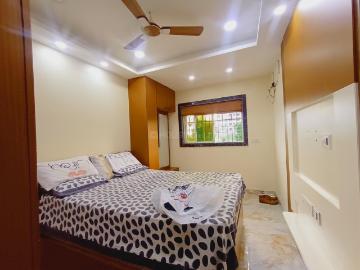 3 BHK Apartment in Tangra for rent Kolkata. The reference number is 20429599