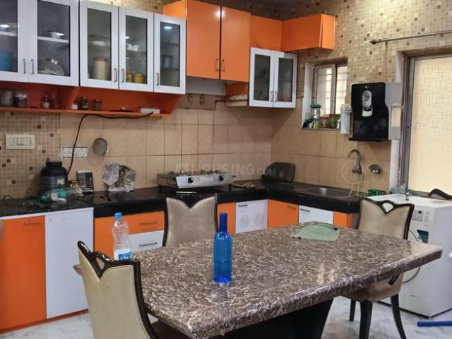 3 BHK Apartment in Tangra for rent Kolkata. The reference number is 20468094