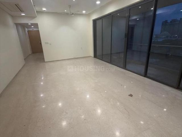 3 BHK Apartment in Tangra for rent Kolkata. The reference number is 21030839