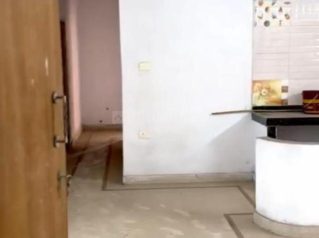 3 BHK Apartment in Tangra for rent Kolkata. The reference number is 21192079