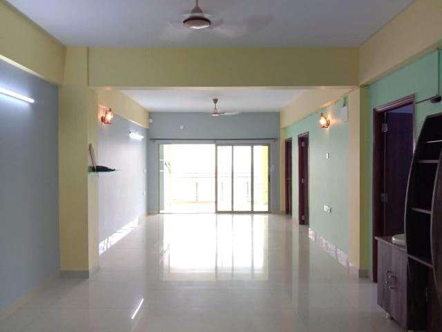 3 BHK Apartment in Tangra for resale Kolkata. The reference number is 15770360