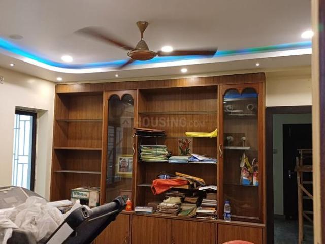 3 BHK Apartment in Tangra for resale Kolkata. The reference number is 19835108